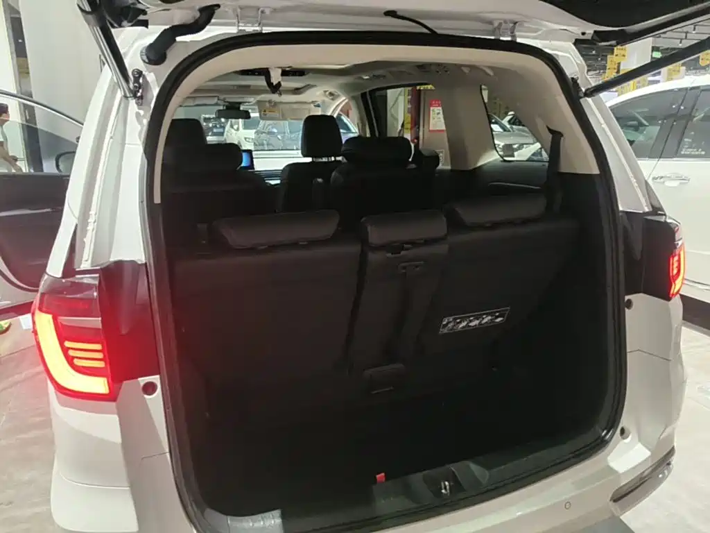 Honda Odyssey — фото 18