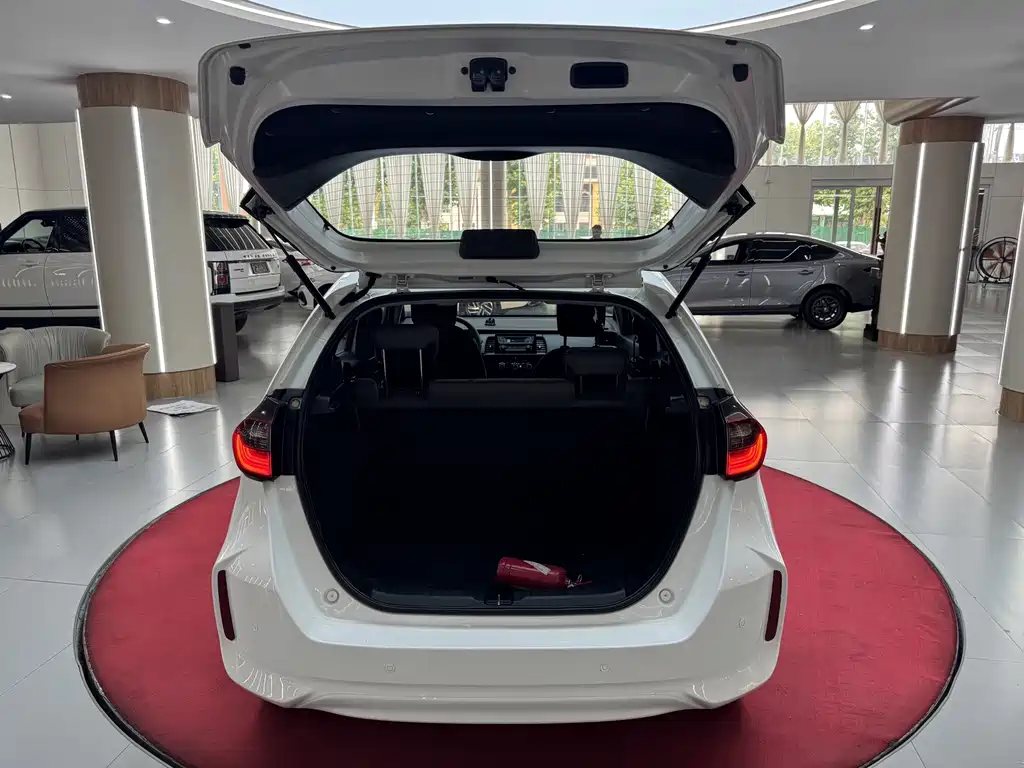 Honda Fit — фото 10