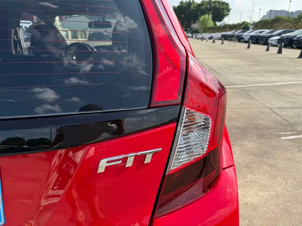 Honda Fit — фото 15