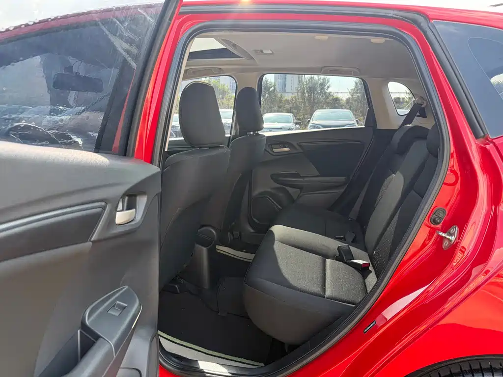 Honda Fit — фото 8