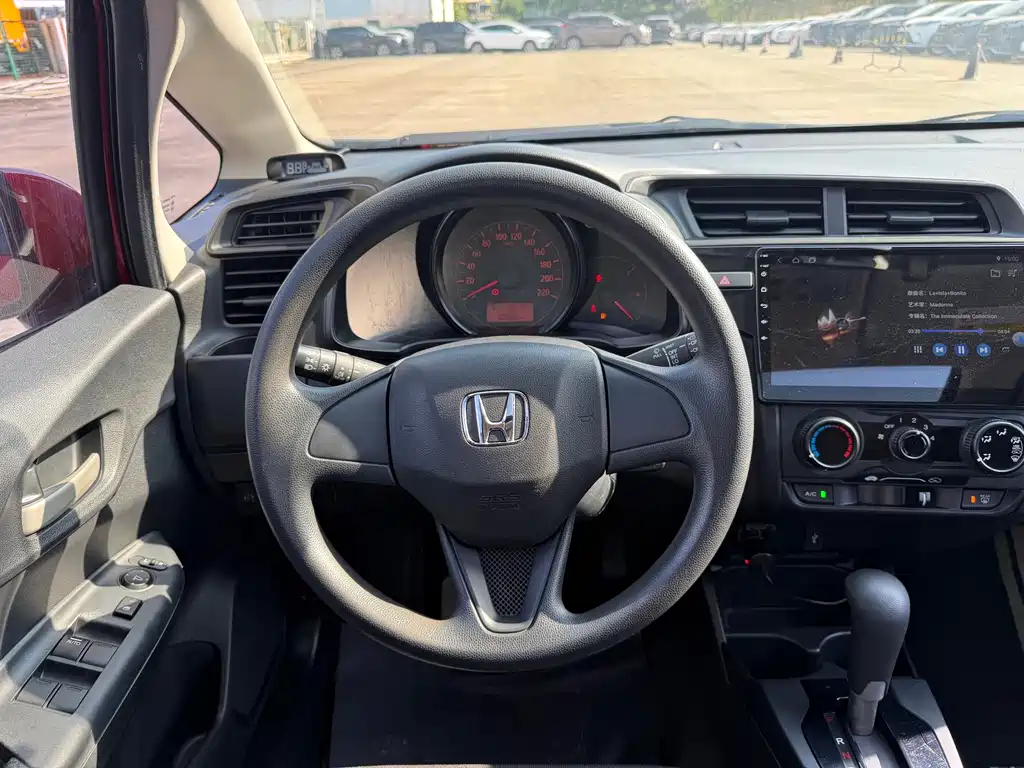 Honda Fit — фото 10