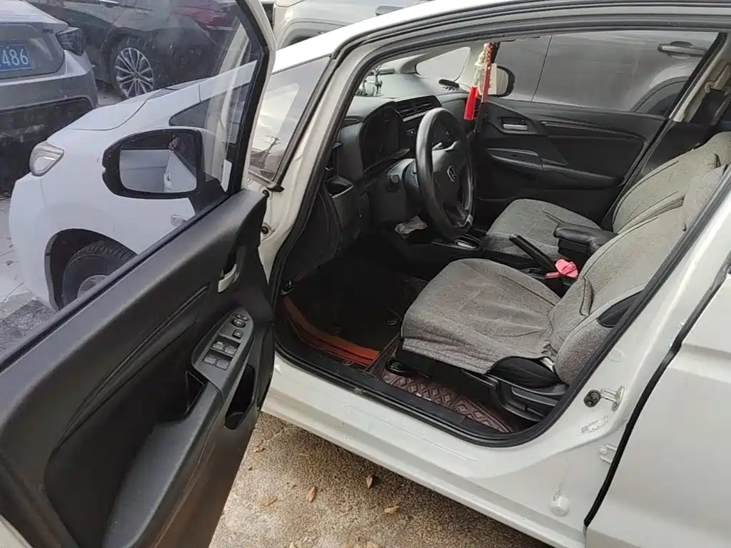 Honda Fit — фото 15