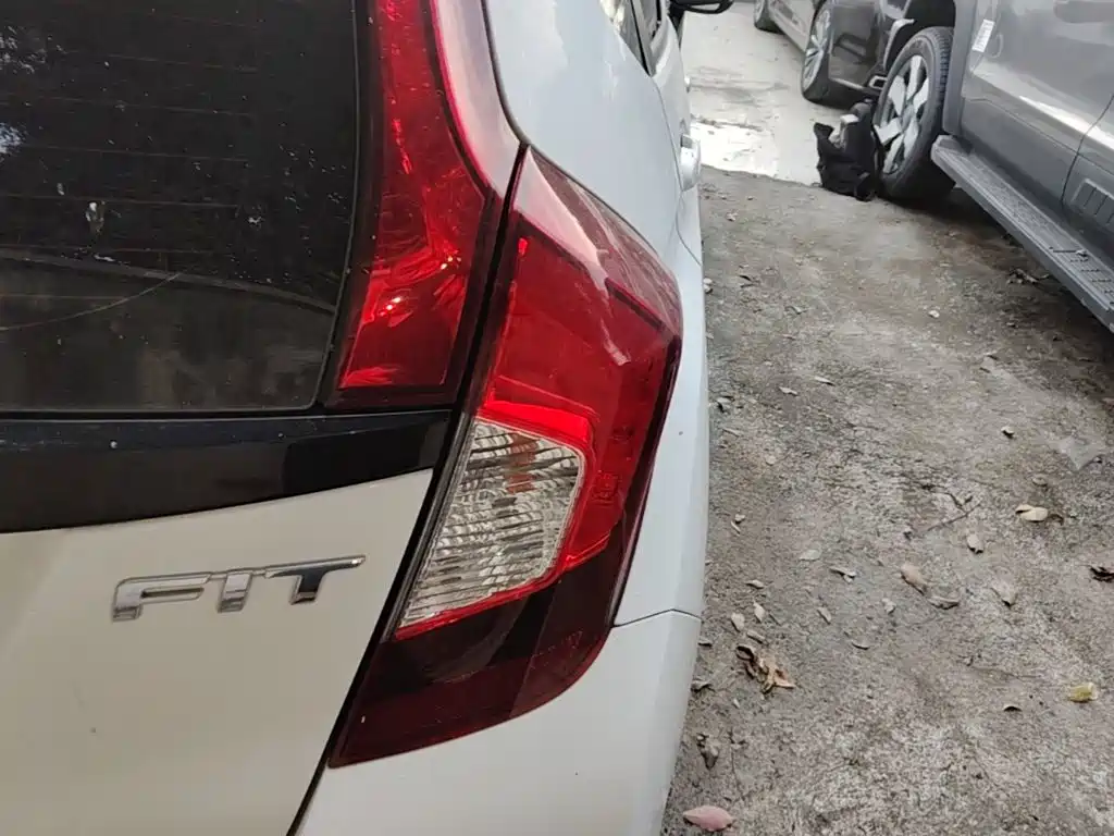 Honda Fit — фото 7