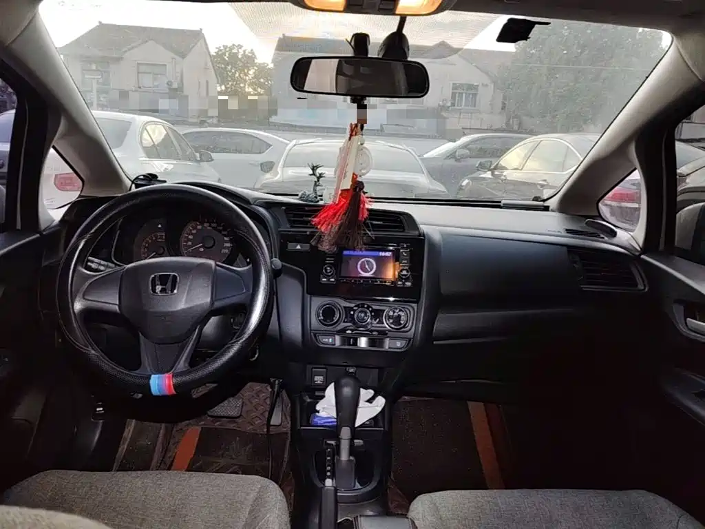 Honda Fit — фото 9