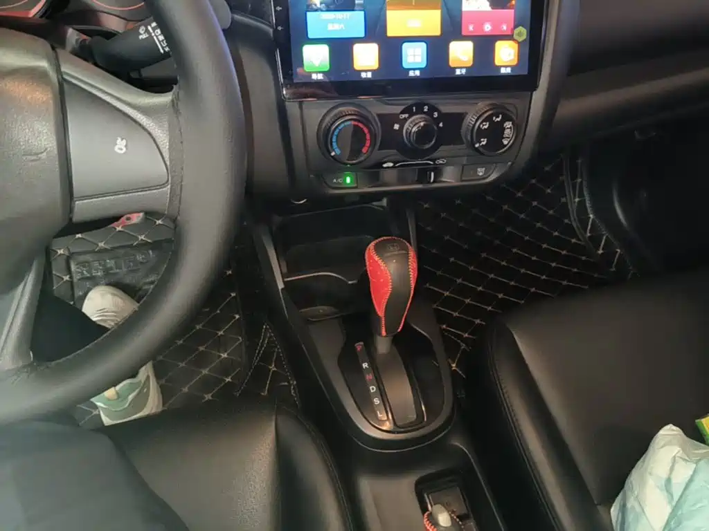 Honda Fit — фото 13