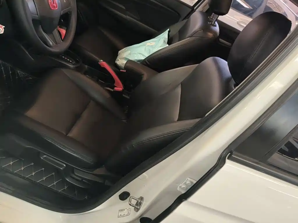 Honda Fit — фото 14