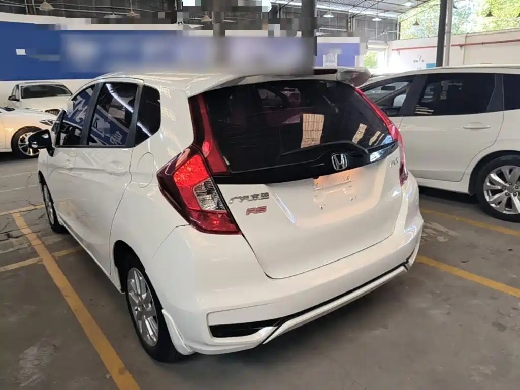 Honda Fit — фото 4