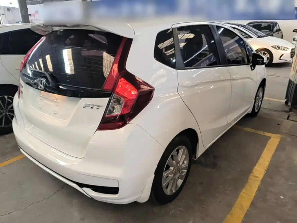 Honda Fit — фото 6