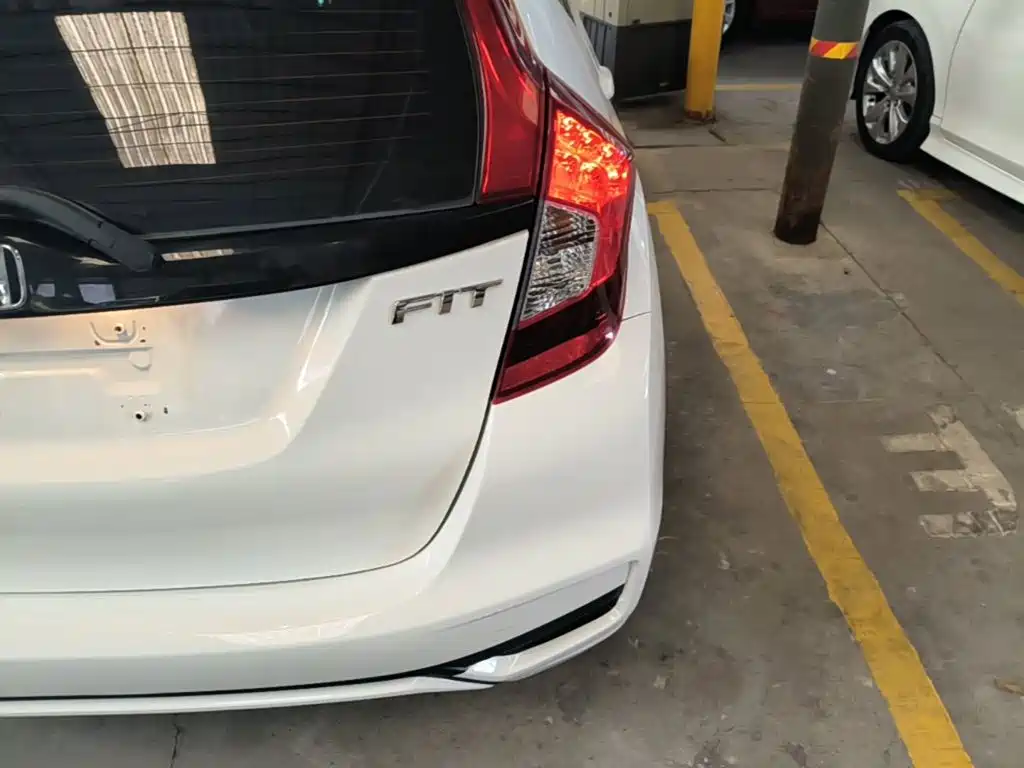 Honda Fit — фото 7