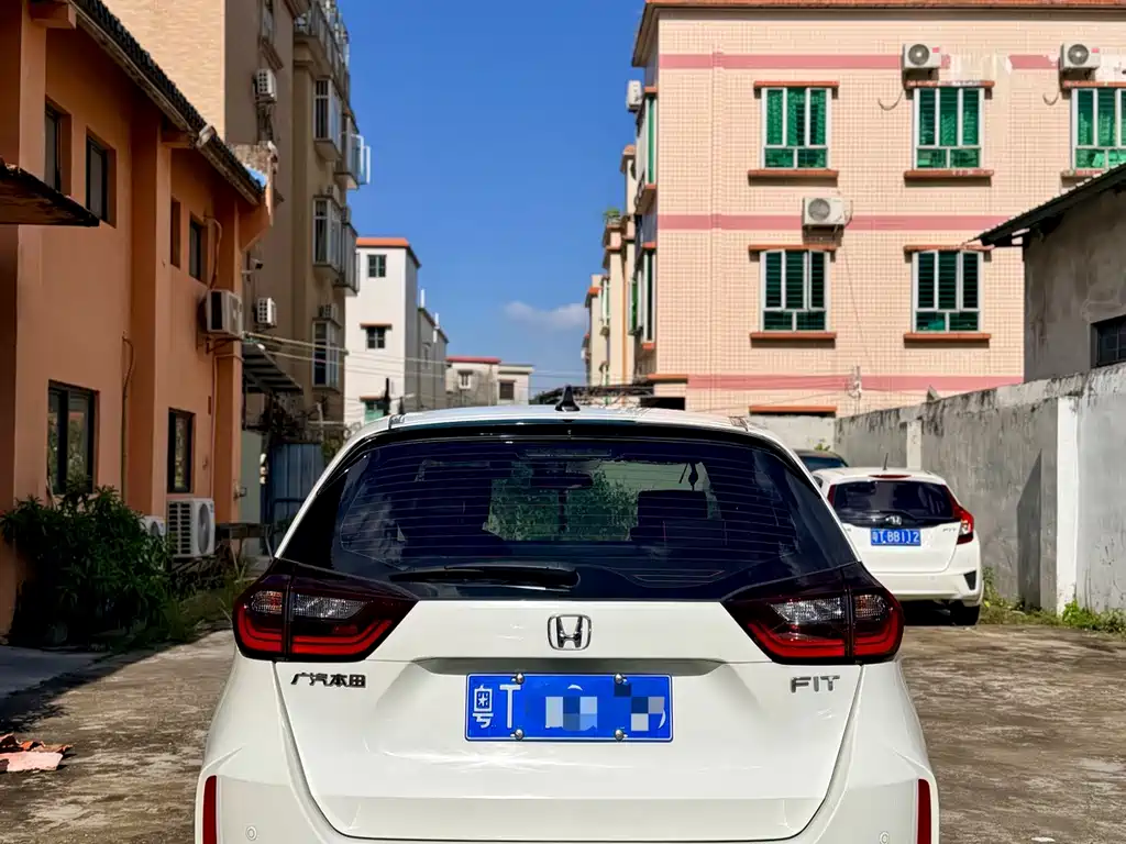 Honda Fit — фото 5