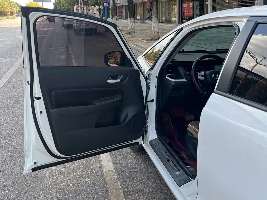Honda Fit — фото 8