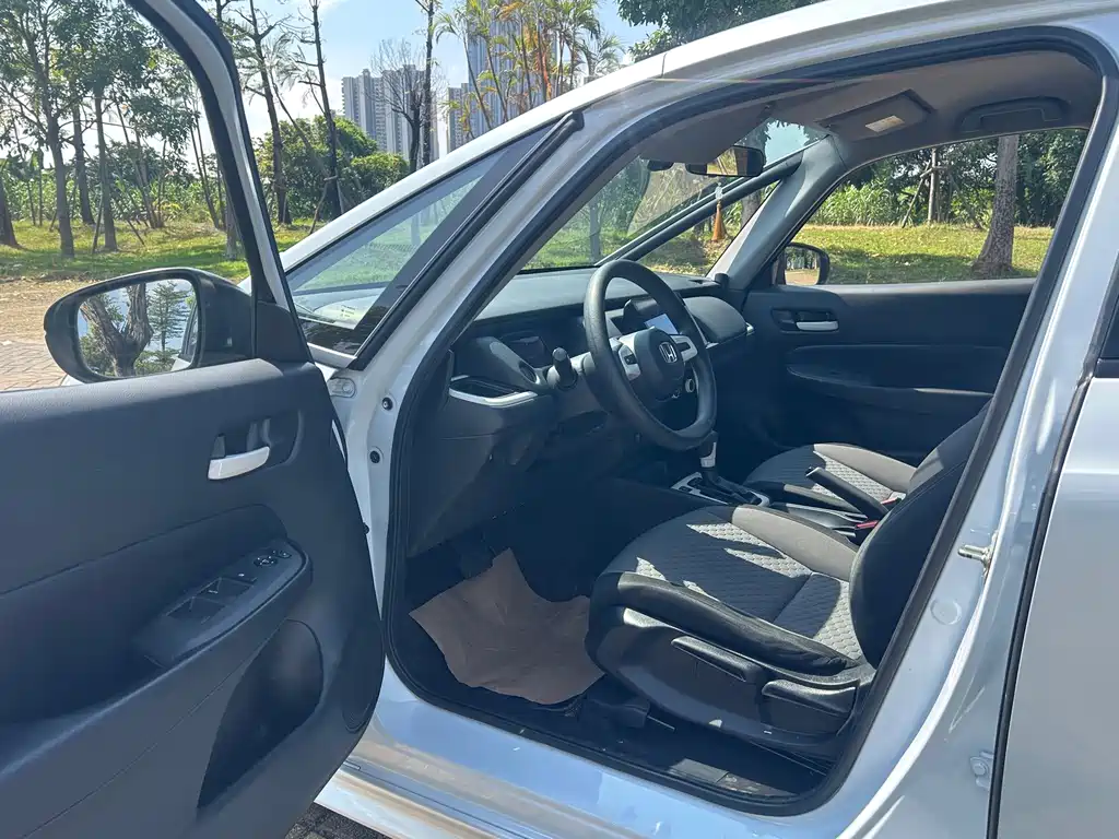 Honda Fit — фото 11