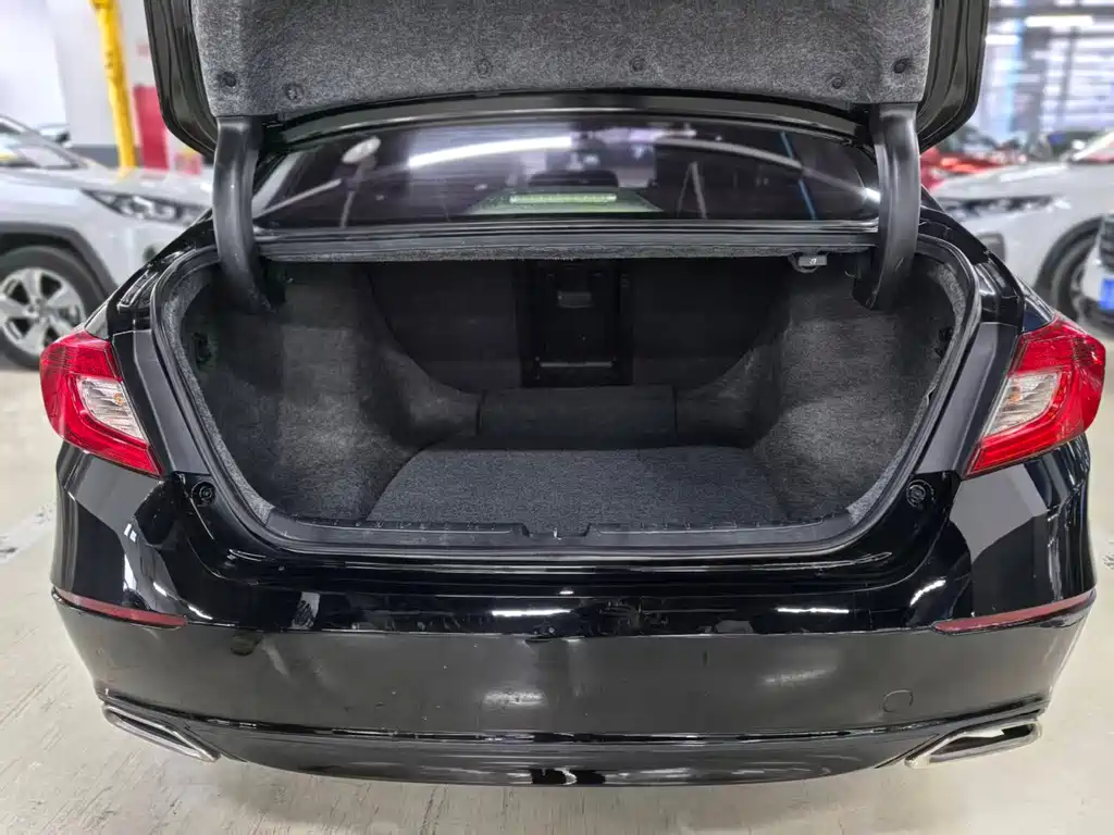 Honda Accord — фото 15