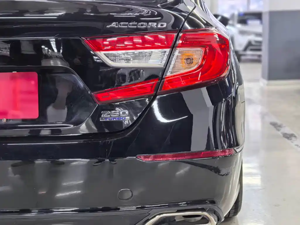 Honda Accord — фото 16