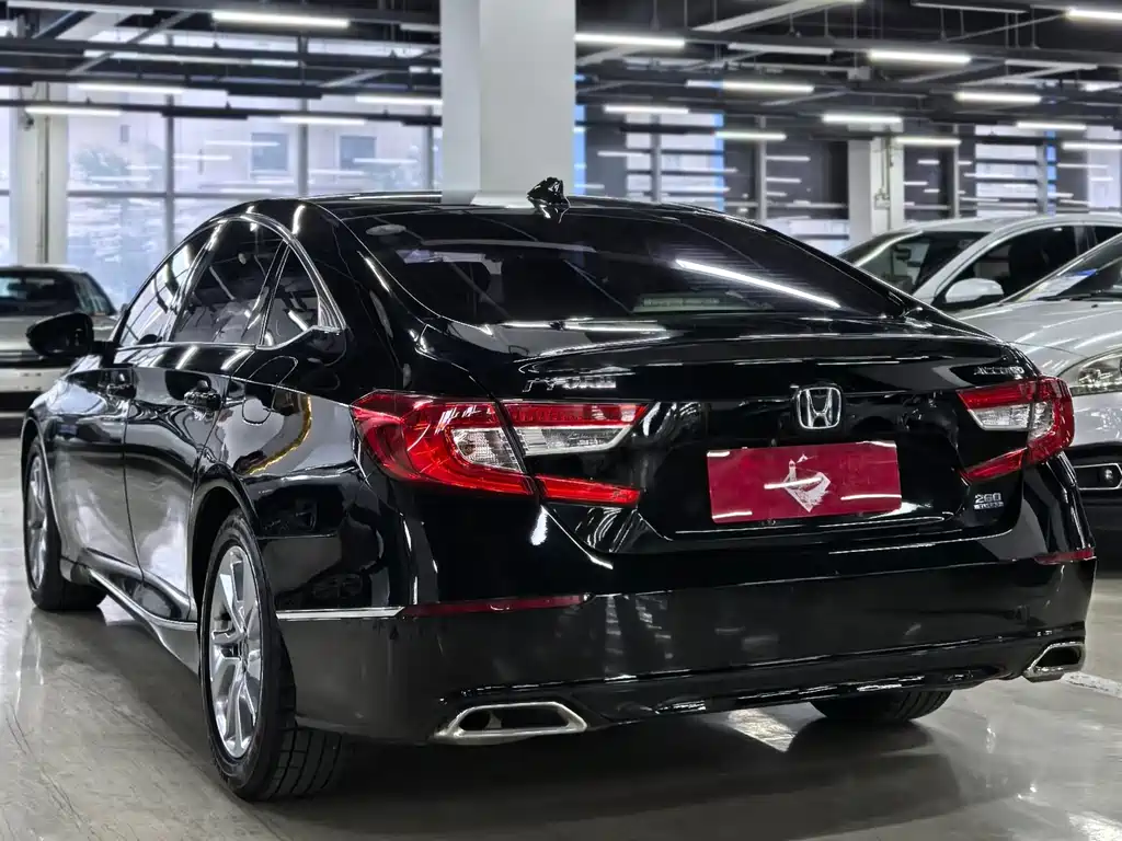Honda Accord — фото 17