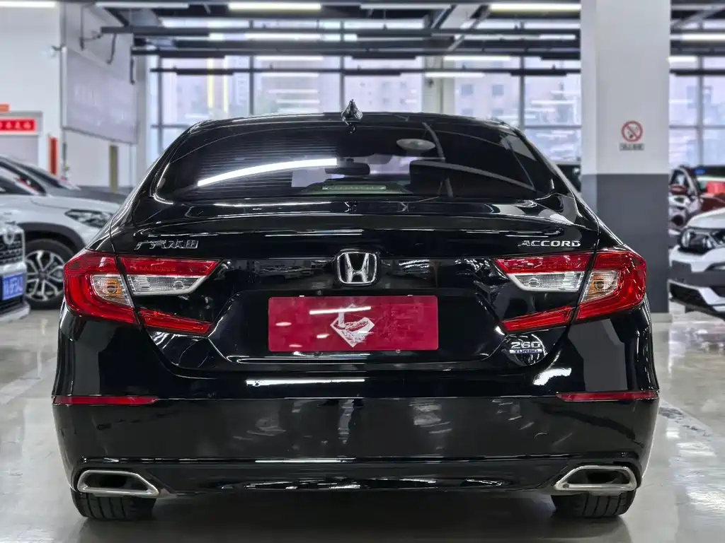 Honda Accord — фото 18