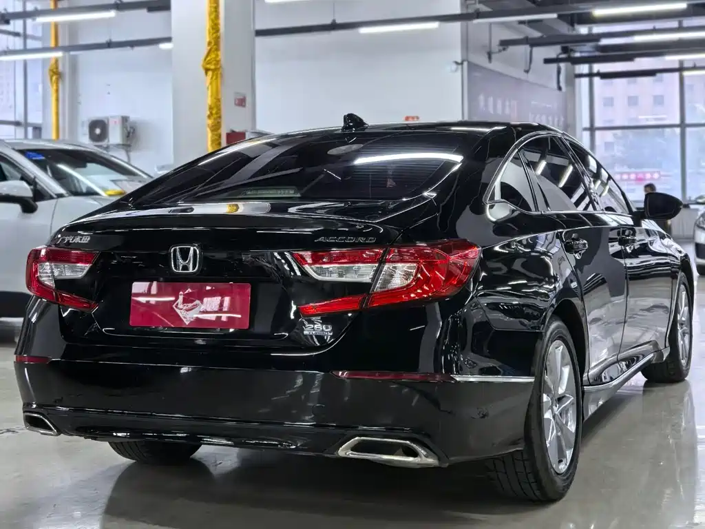 Honda Accord — фото 19