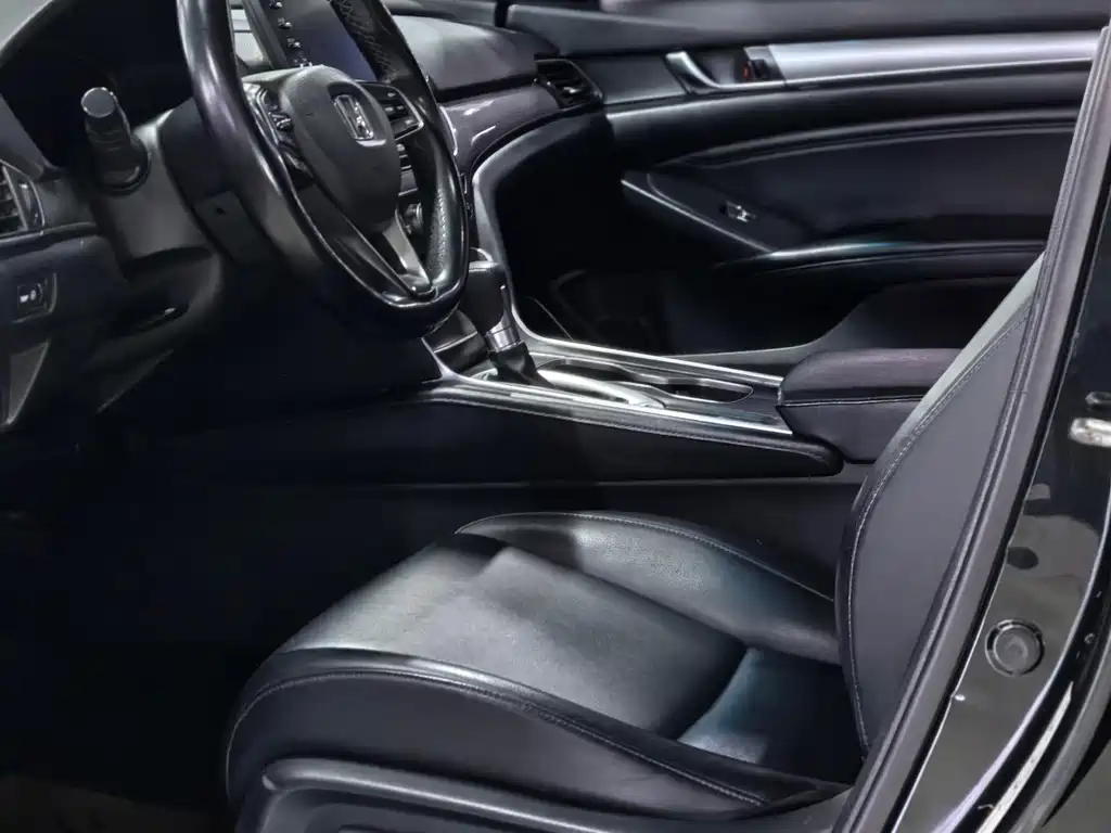 Honda Accord — фото 4
