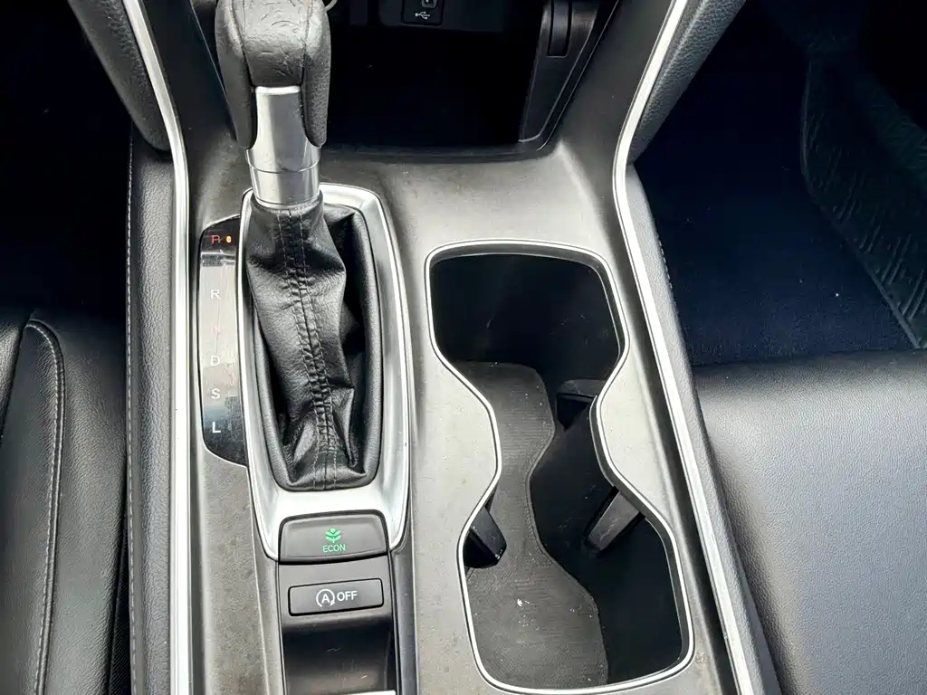 Honda Accord — фото 13