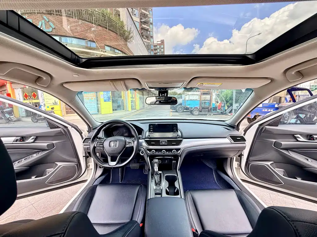 Honda Accord — фото 15