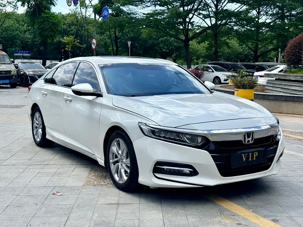 Honda Accord — фото 3