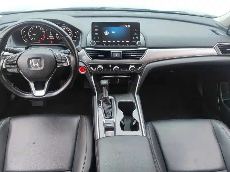 Honda Accord — фото 11