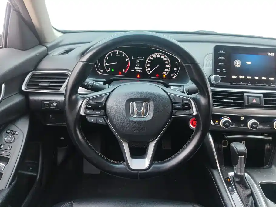 Honda Accord — фото 14