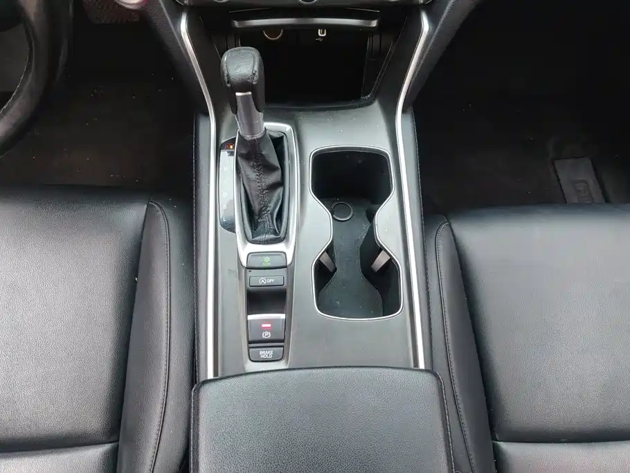 Honda Accord — фото 15