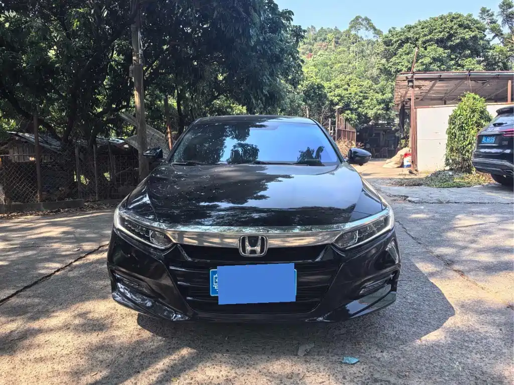 Honda Accord — фото 1