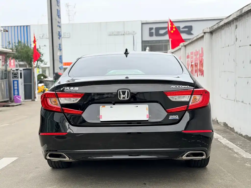 Honda Accord — фото 16