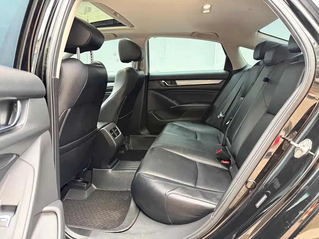 Honda Accord — фото 5