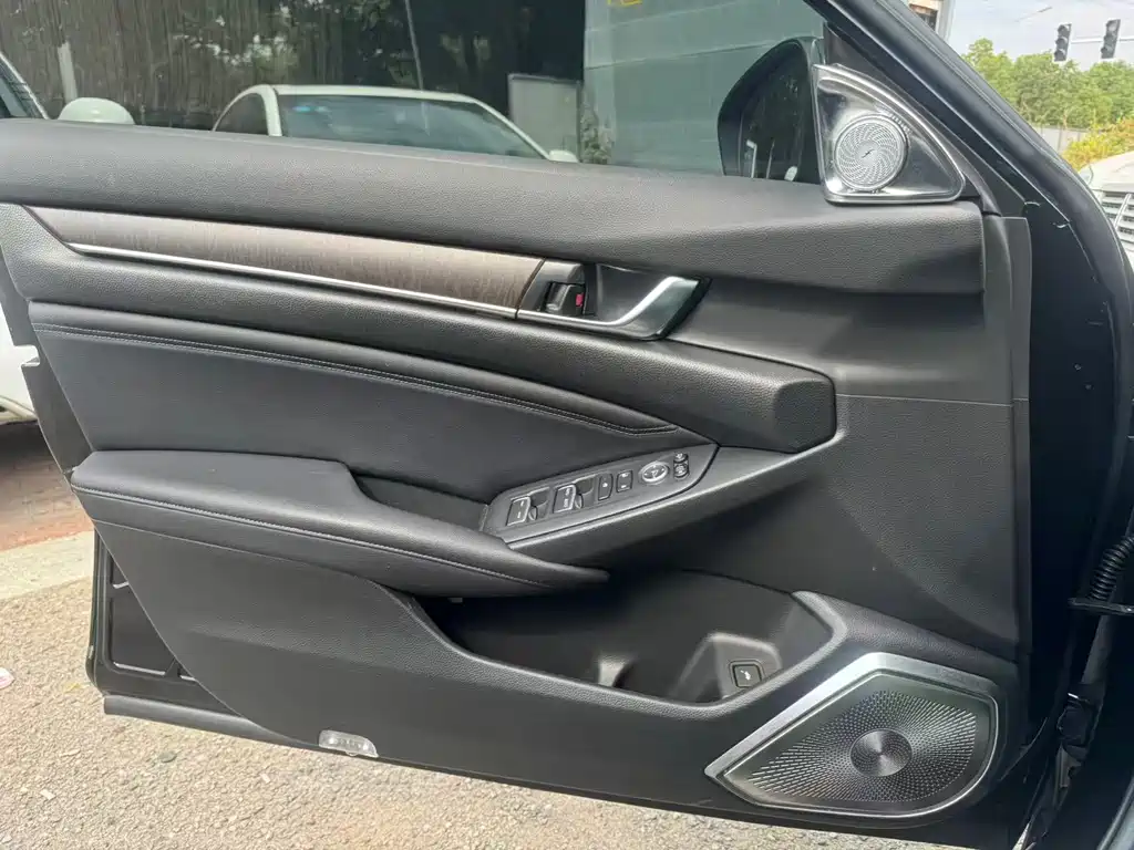 Honda Accord — фото 13