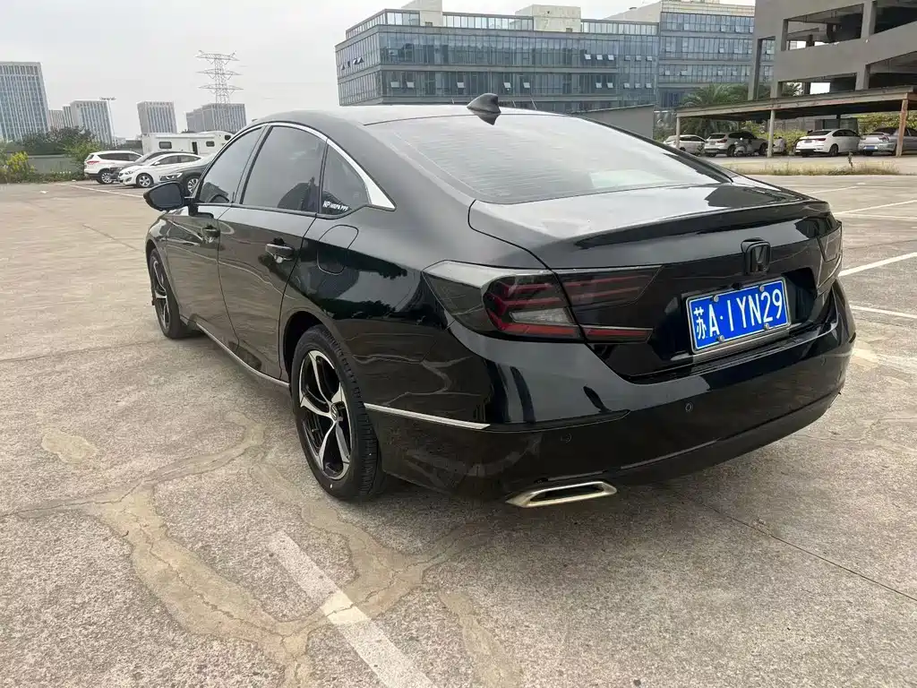 Honda Accord — фото 7