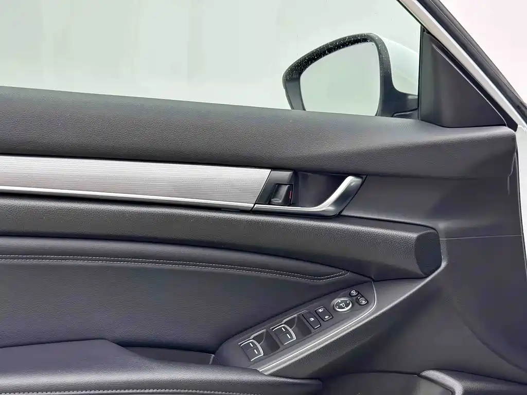 Honda Accord — фото 13
