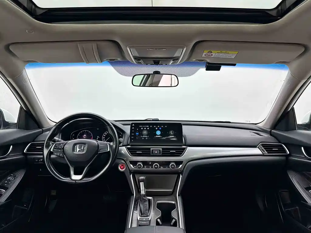 Honda Accord — фото 8