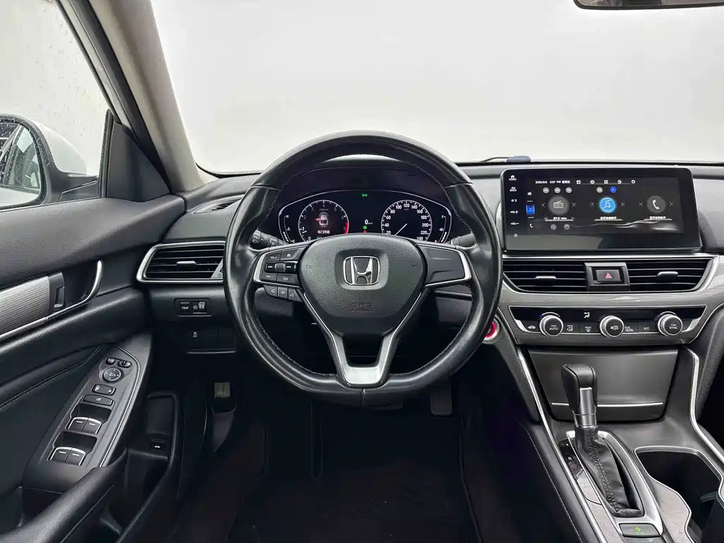 Honda Accord — фото 9