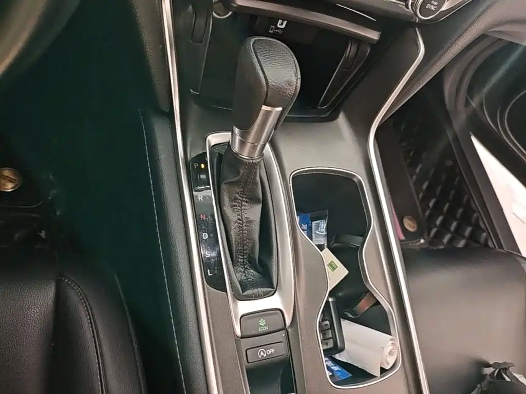 Honda Accord — фото 18