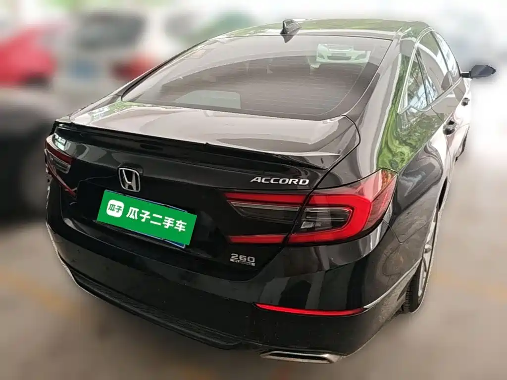 Honda Accord — фото 9