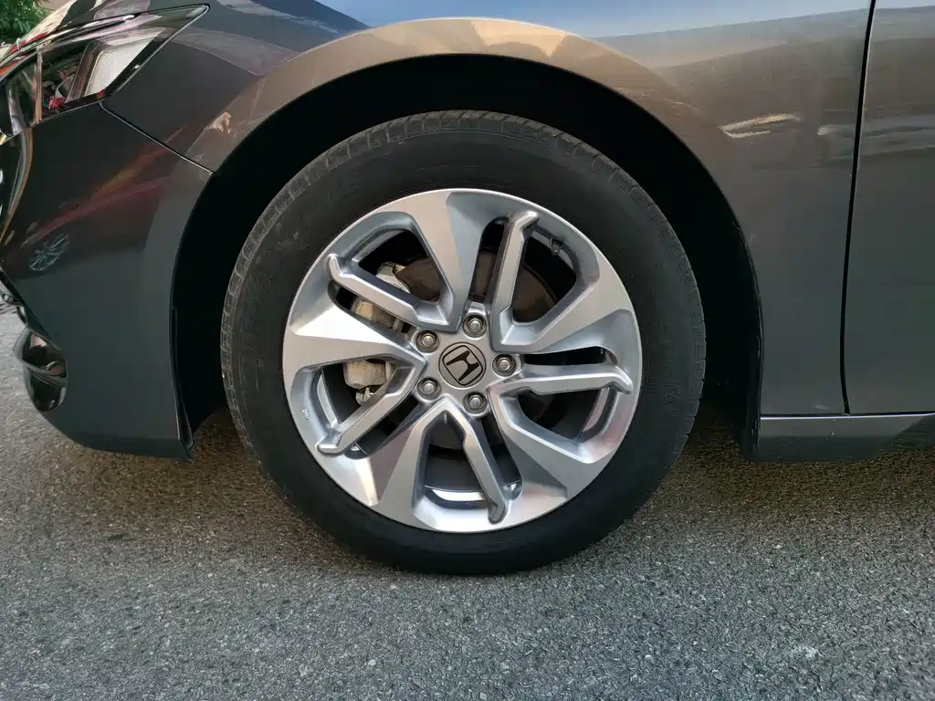 Honda Accord — фото 11