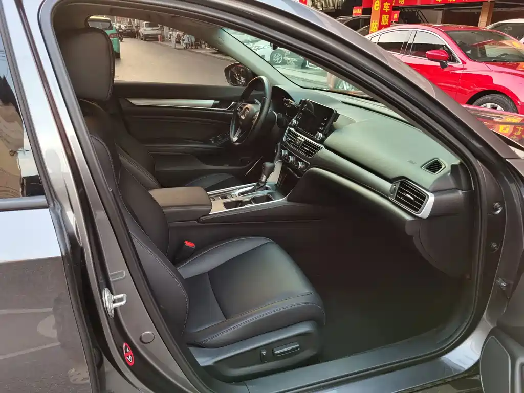 Honda Accord — фото 13