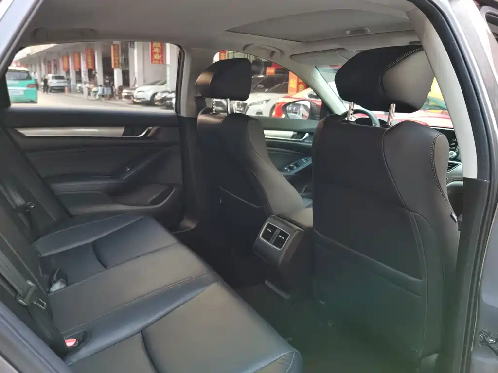 Honda Accord — фото 14