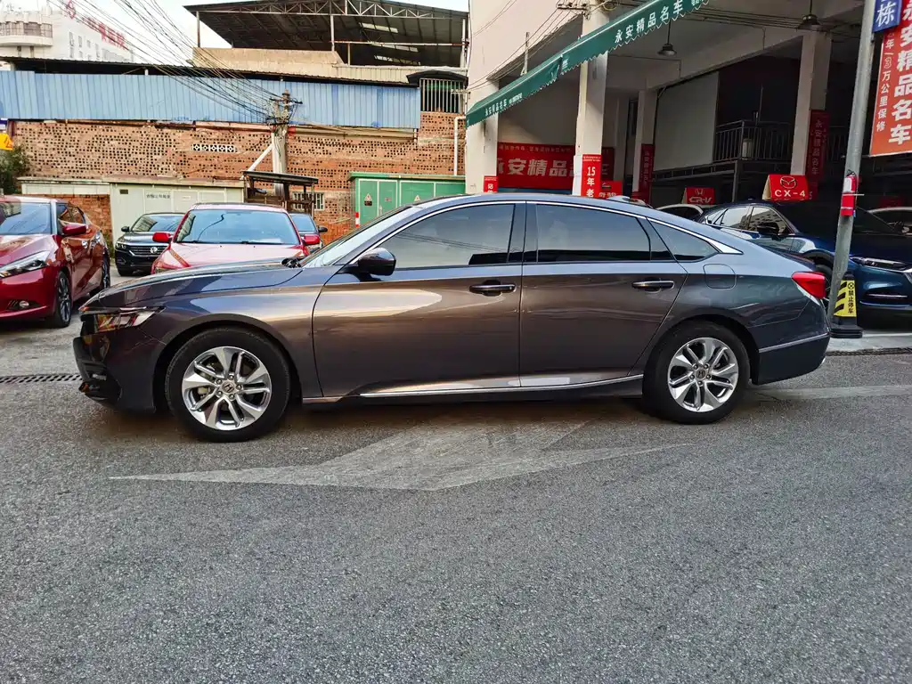 Honda Accord — фото 3
