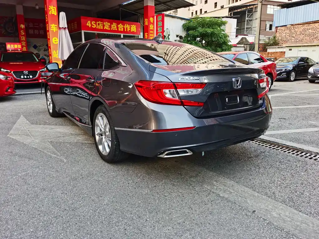 Honda Accord — фото 4
