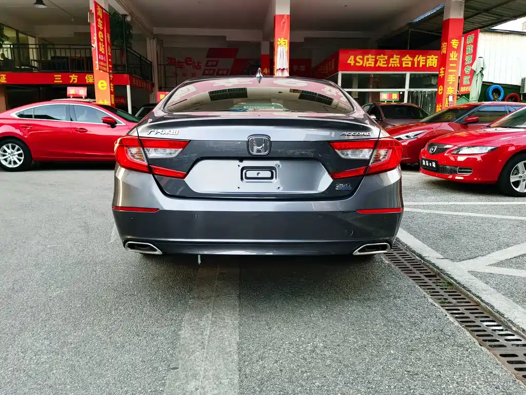 Honda Accord — фото 5