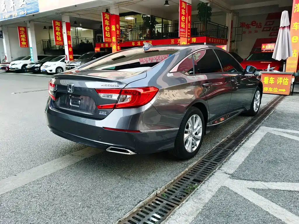 Honda Accord — фото 6