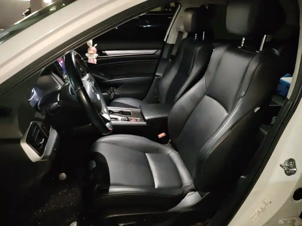 Honda Accord — фото 11