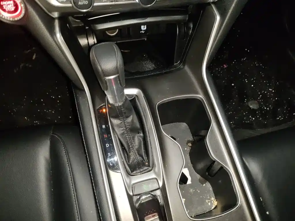 Honda Accord — фото 10