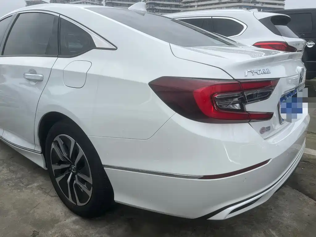 Honda Accord — фото 11