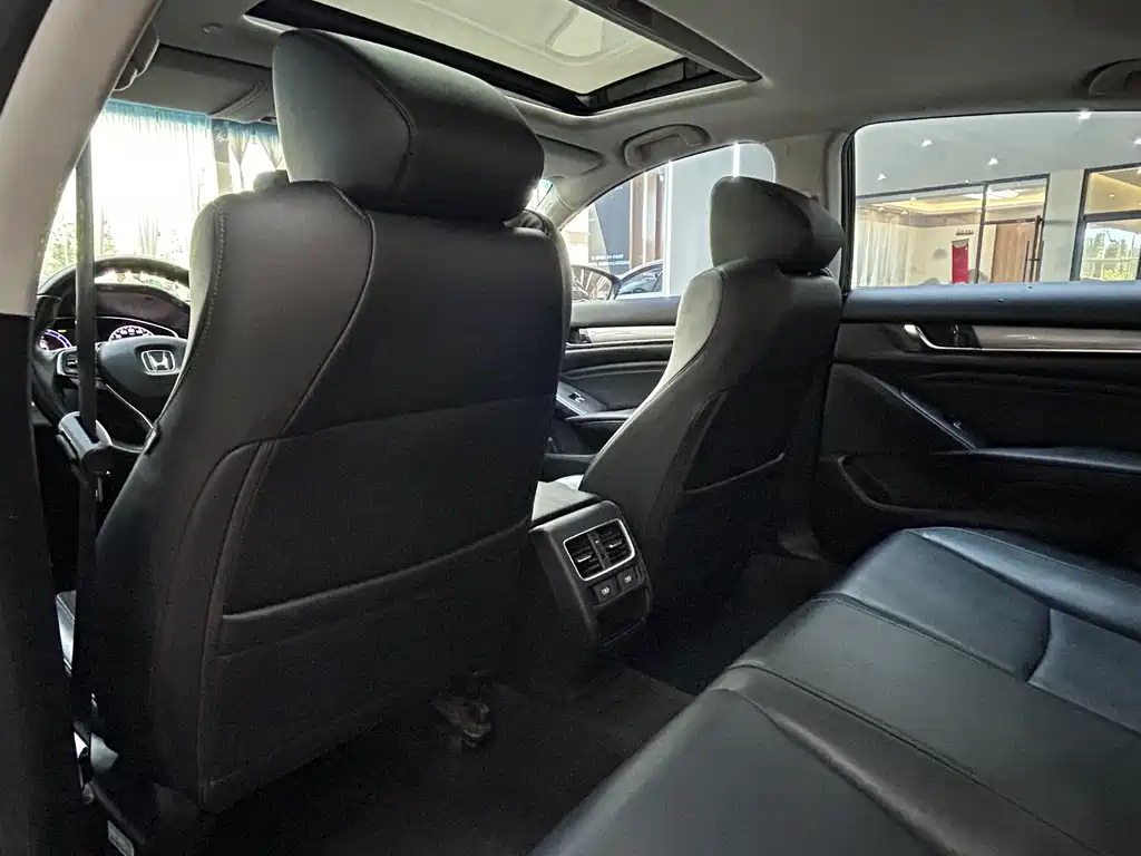 Honda Accord — фото 13