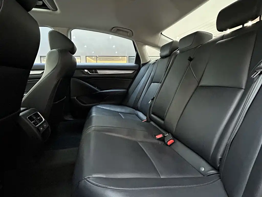 Honda Accord — фото 14